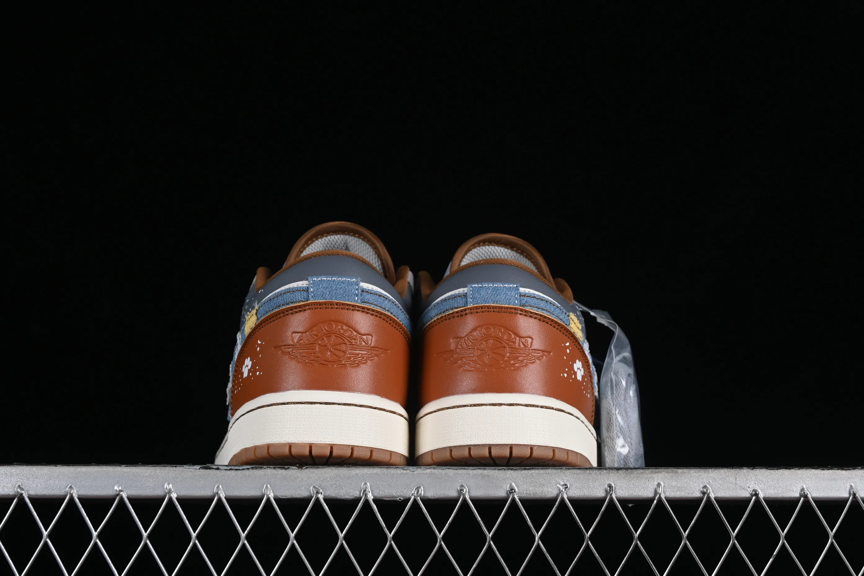 All Categories Air Jordan Jordan Series Basketball Shoes Air Jordan 1 Low Air Jordan 1 Low AJ1 Joe 1 National Treasure Panda Customized Low Bang Cultural Casual Shoes FZ5042-041